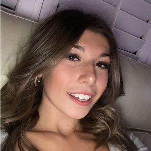 Meet your Posher, Isabella